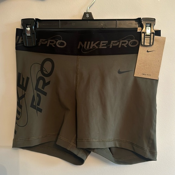 Nike Pants - New!! Nike Pro Women’s bike shorts